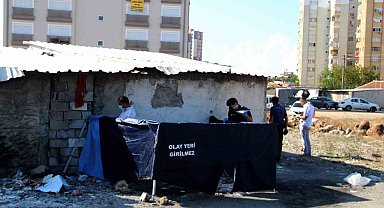 Boş arazide erkek cesedi bulundu