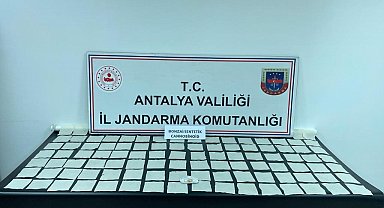 Antalya'da jandarma tarafından 100 bin kullanımlık uyuşturucu hap ele geçirildi