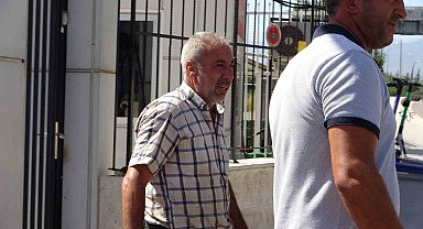 Antalya'da otomobiller kafa kafaya çarpıştı: 1 ölü, 1 yaralı