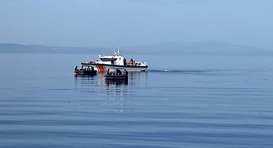 Ayvalık Açıklarında 180 Düzensiz Göçmen Kurtarıldı   