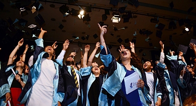 Ayvalık Fidanları'na 800 Türk Lirası Burs Desteği