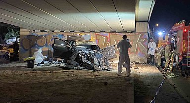 Bahçelievler'de feci kaza: Kontrolden çıkıp duvara çarpan araçtaki 4 kişi öldü