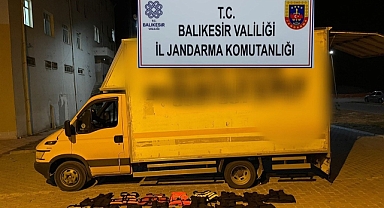 Balıkesir'de 143 Düzensiz Göçmen Jandarma Operasyonları İle Yakalandı   