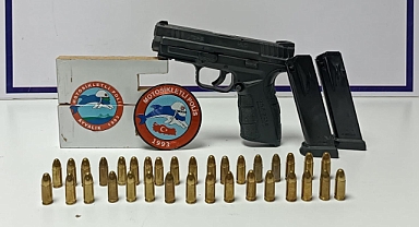 Balıkesir'de Polis 11 Aranan Şahsı Yakaladı   