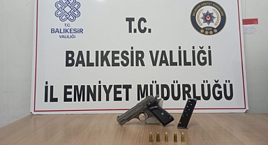 Balıkesir'de Polis 19 Aranan Şahsı Yakaladı