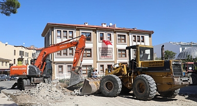 Burhaniye Belediyesi, Yol Çalışmalarına Devam Ediyor