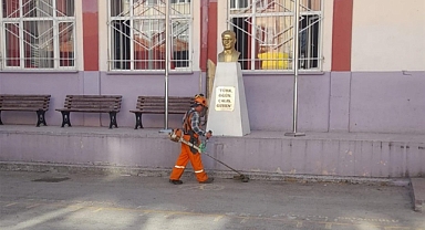 Büyükşehir’den Okul Bahçelerinde Temizlik