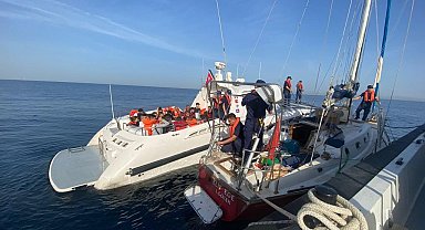 Çanakkale'de 73 kaçak göçmen ile 1 göçmen kaçakçısı şüphelisi yakalandı