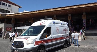 Çarşı göbeğinde esnaf arasında silahlı kavga: 3 yaralı