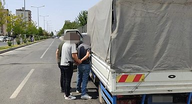 Diyarbakır'da 6 göçmen kaçakçısı tutuklandı