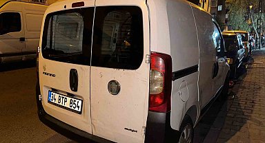 Esenler'de 3. kez hırsızların hedefi olan araçtan 25 bin liralık soygun 