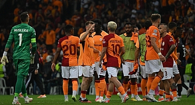 Galatasaray'da Ummadık Taş, Baş Yardı! Victor Nelsson'un İstekleri Yönetimi Bir Hayli Şaşırttı...