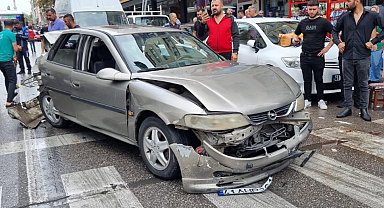 Gebze'de 4 araç birbirine girdi: 3 yaralı