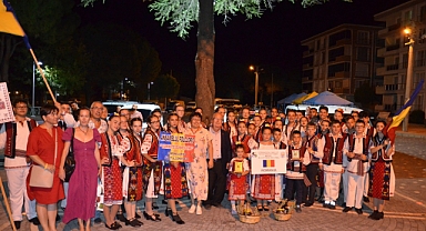 Gömeç’te uluslararası halk oyunları coşkusu   