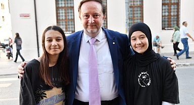 Halkla İçi İçe Bir Başkan