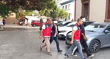 İnternet Dolandırıcıları Yakalandı   