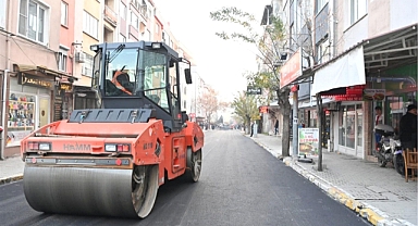 Karesi’de asfaltlama çalışmaları devam ediyor