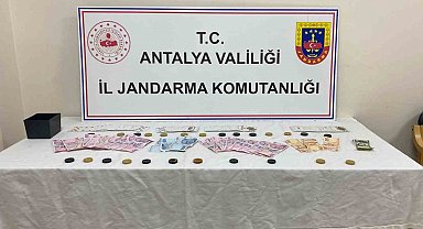 Kemer'de kumar oynayan 6 şüpheliye jandarmadan suçüstü
