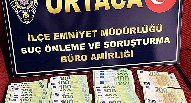 Kuyumcudan döviz çalan turist yakalandı