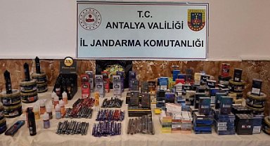 Manavgat'ta kaçak tütün ve elektronik sigara operasyonu