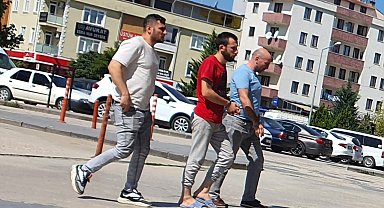 Oda arkadaşını sokakta sırtından bıçaklayan şahıs tutuklandı