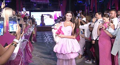 Ünlü modacı Cafer Andıç'tan Barbie defilesi