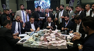 10 Bin Kişinin Katıldığı Düğünde Damada 10 Milyon TL, Geline İse Kilolarca Altın Takıldı!