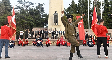 100. Yılda 100 Efe İle Zeybek Oynadılar