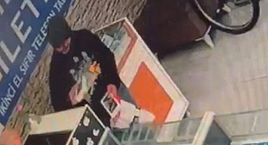 70 bin liralık telefonu tezgahtan el çabukluğuyla çaldı