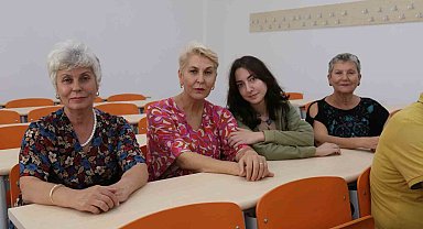 Anneanne, kardeşleri ve torunu aynı üniversitede