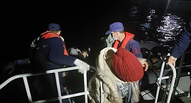 Ayvalık Açıklarında 44 Düzensiz Göçmen Yakalandı   