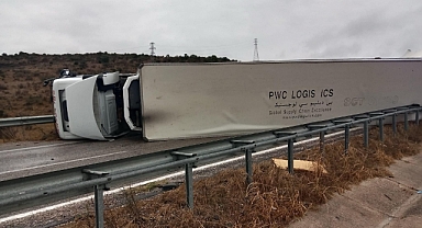 Balıkesir'de Tır Kazası 