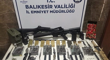 Balıkesir'de Ateşli Silah Ve Mühimmat Operasyonu  