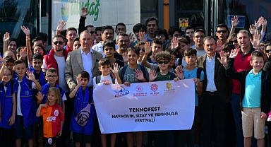 Balıkesirli Gençler Teknofest İzmir'e Katıldı   