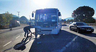 Beton mikseri ile yolcu midibüsü çarpıştı