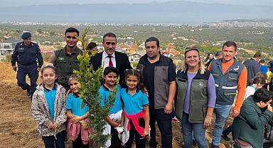 Burhaniye'de 100.Yılda 100 Fidan Dikildi   