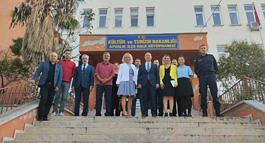 Cumhuriyetin 100. Yılına “Güzelliğin İzinde” Ebru Sergisi   