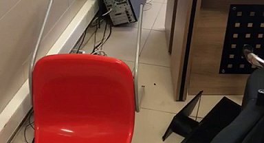 Disiplin cezası alan öğrencinin okula gelen velisi, öğretmenlere saldırdı