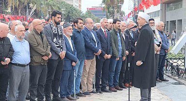 Filistin'de hayatını kaybedenler için İzmir'de gıyabi cenaze namazı kılındı