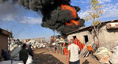 Geri dönüşün tesisinde korkutan yangın