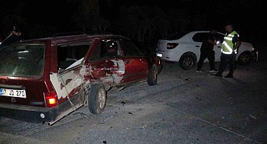 İki otomobil çarpıştı: 6 yaralı