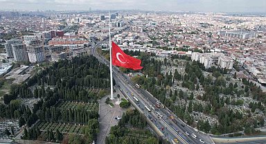 İstanbul'da bayraklar yarıya indirildi