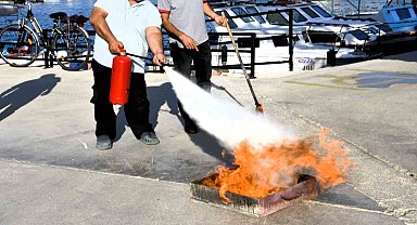 İzmirli balıkçılara yangın eğitimi