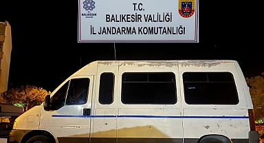 Jandarma Operasyonunda 18 Düzensiz Göçmen Ve 1 Organizatör Yakalandı     