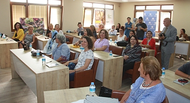 Balıkesir'de Kadın Zeytin Üreticilerine Eğitim