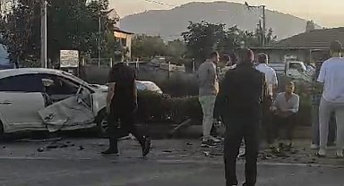 Kafa kafaya çarpıştılar: 2 yaralı