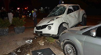 Kontrolden çıkan otomobil ortalığı savaş alanına çevirdi: 1 yaralı