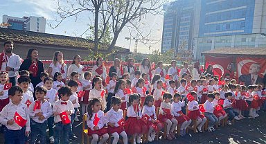 Minik öğrencilerden 29 Ekim Cumhuriyet Bayramı kutlaması