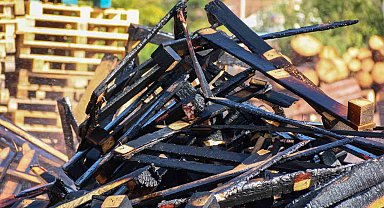 Palet üretim tesisindeki yangında 70 bin TL zarar oluştu