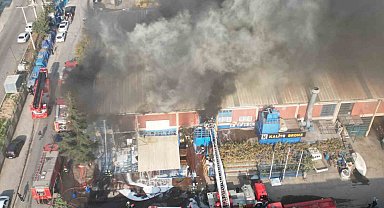 Plastik fabrikasında kimyasal tank patladı